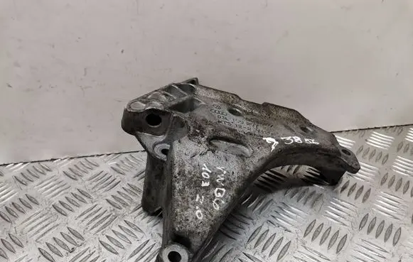 Volkswagen PASSAT B6 Engine mounting bracket 03L199207