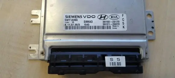 KIA Sportage Engine control unit/module 3910323170