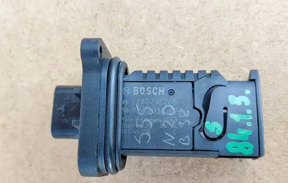BMW M4 F82 F83 Mass air flow meter 7602038 13627602038 0280218266