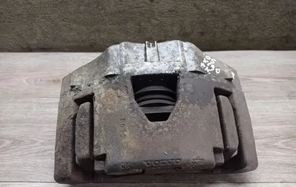 Volvo XC90 Front brake caliper 30657303
