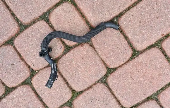 Opel Insignia B Engine coolant pipe/hose 55497870