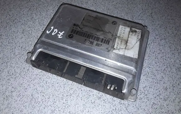 BMW 5 E39 Engine control unit/module 7786887 7789652