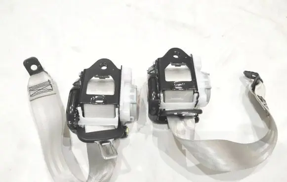 Porsche Macan (95B) Rear seatbelt 95B857805E 307526420