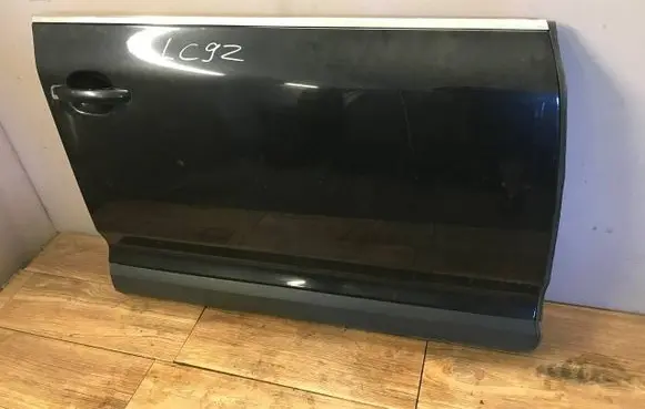 Volkswagen Touareg I Front door