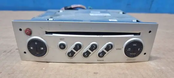 Renault Clio III Radio/CD/DVD/GPS head unit 8200633632 A280042413