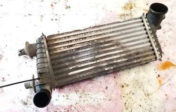 Ford Focus Intercooler radiator bv619l440cg bv61-9l440-cg