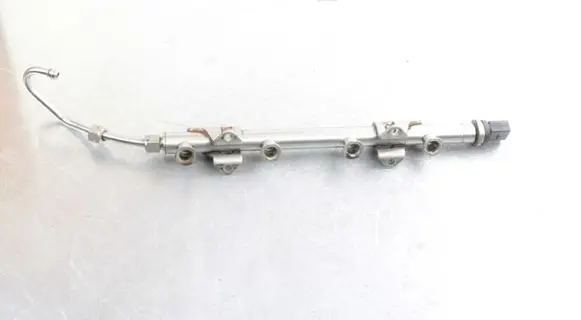 Volkswagen Golf VII Fuel main line pipe 04E133320D