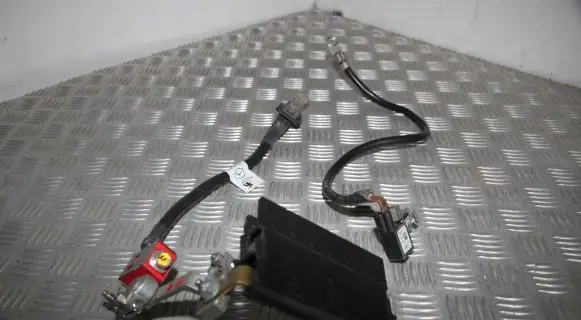 Mercedes-Benz Sprinter W906 Positive cable (battery) A9064401066 9064401066 A0045450201