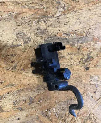 Citroen C5 Turbo solenoid valve 9645029180 70096401