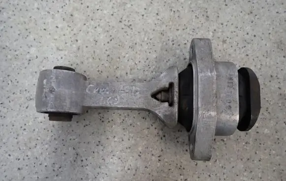 KIA Ceed Engine mount vacuum valve
