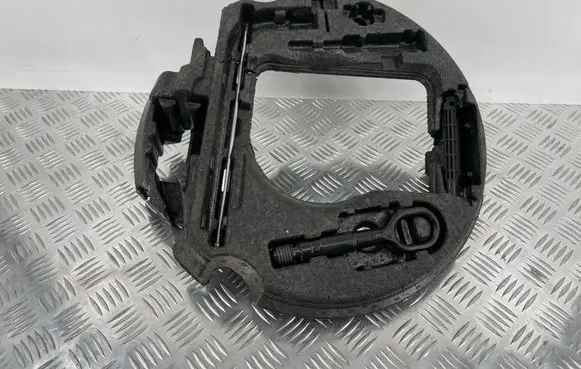 Audi A6 Allroad C7 Tool set 4G0012109C