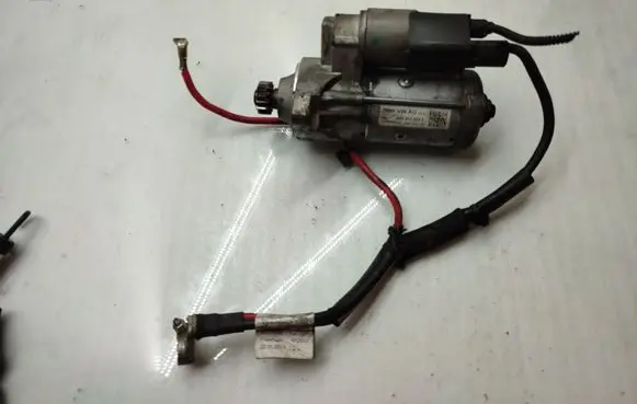 Volkswagen PASSAT B8 Starter motor 02E911023T