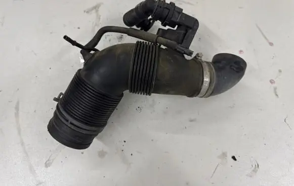 Volkswagen Polo V 6R Air intake duct part 6R0129635