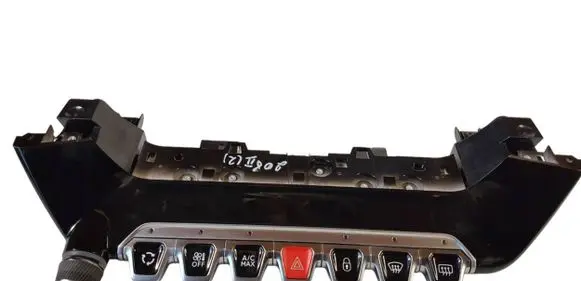 Peugeot 208 Climate control unit 98261078XU