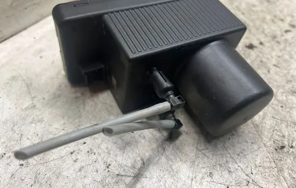 Mercedes-Benz E W211 Central locking vacuum pump A2038000048