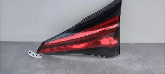 Toyota RAV 4 (XA40) Rear/tail lights 81580-42031