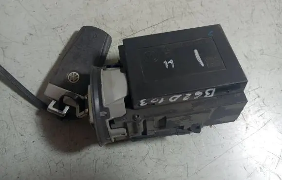 Volkswagen PASSAT B6 Ignition lock 3C0905843R