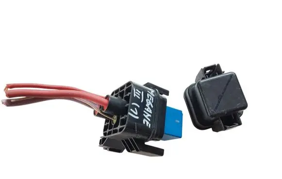 Renault Megane III Fuse module 243120003R 8200786806