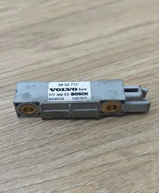 Volvo V70 Airbag deployment crash/impact sensor 9452777 240303 004658