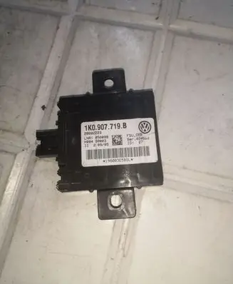 Volkswagen Touran I Alarm control unit/module 1K0907719B 28002223