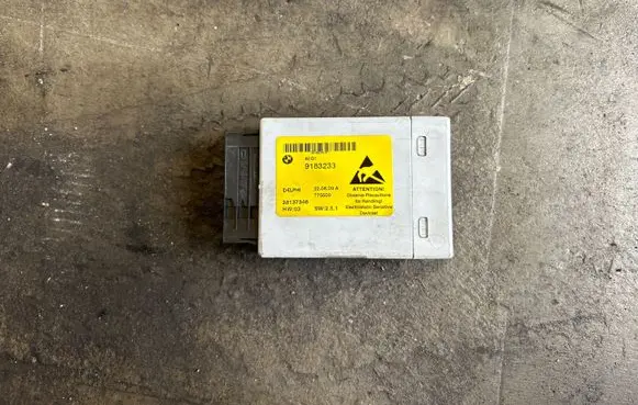 BMW 5 E60 E61 Center console control module 9183233 28137346 775500