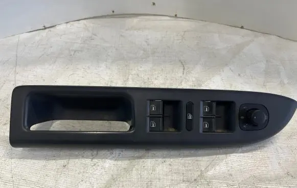 Volkswagen Golf Plus Quarter vent window switch 5M1867371C