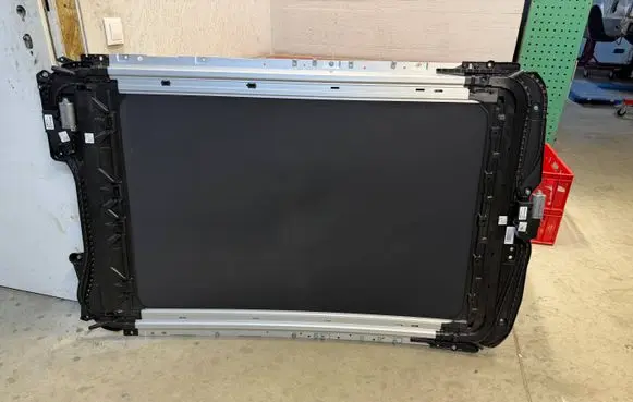 BMW X1 F48 F49 Sunroof set 8064677