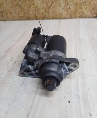 Volkswagen Polo Starter motor 021911023G
