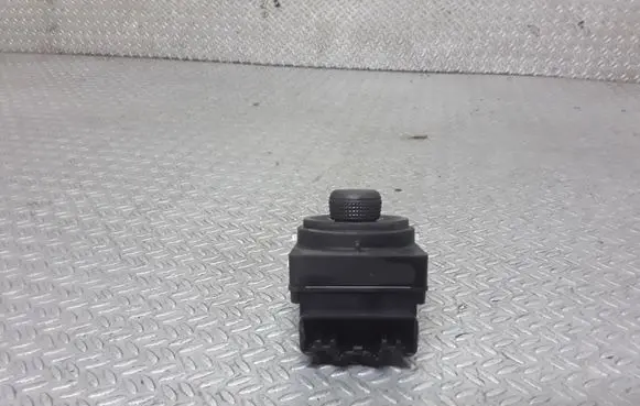 Chevrolet Cruze Wing mirror switch