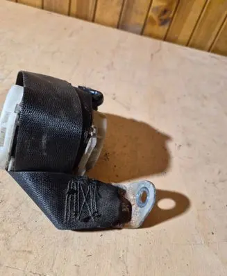 Opel Zafira A Rear seatbelt 28030101