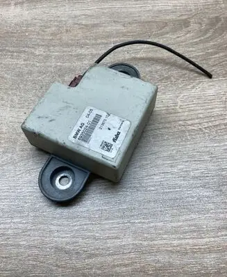 BMW 5 E60 E61 Aerial antenna amplifier 6935024 213675
