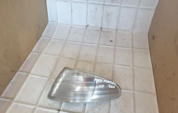 Ford Mondeo MK I Front indicator light 93BG13369AB