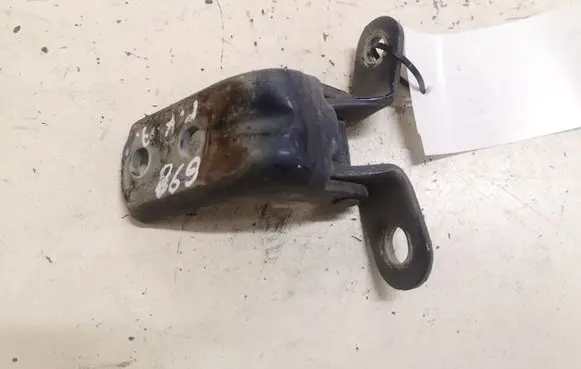 Hyundai Santa Fe Front door lower hinge 