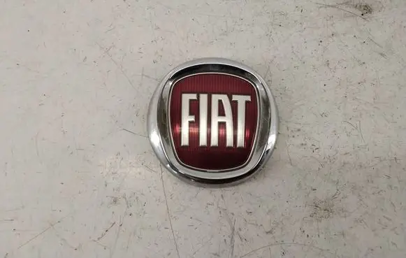 Fiat Freemont Manufacturers badge/model letters 