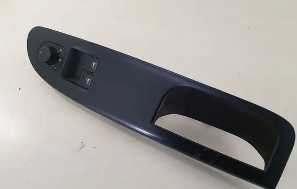 Volkswagen PASSAT B6 Electric window control switch 3C2867172C