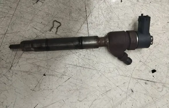 KIA Ceed Fuel injector 338002A900