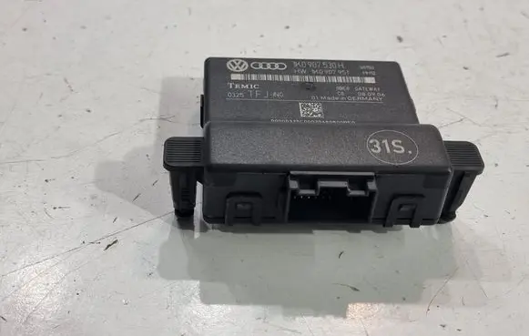 Volkswagen Golf V Gateway control module 1K0907530H