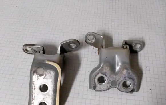 Toyota Avensis T250 Front door hinge set 
