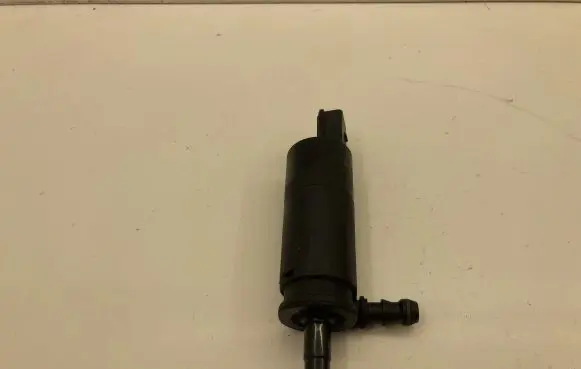 BMW 7 E65 E66 Windscreen/windshield washer pump 8377613