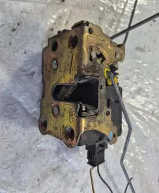 Renault Clio II Front door lock 456547