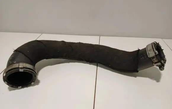 Audi A4 S4 B7 8E 8H Intercooler hose/pipe