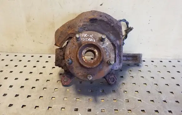 Front wheel hub