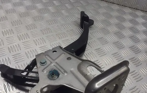Volkswagen Golf IV Clutch pedal 1K1721057