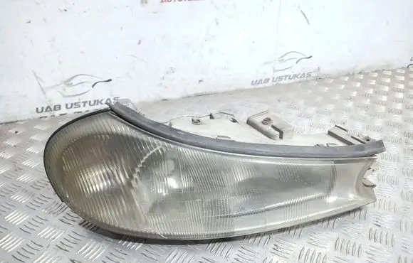 Ford Mondeo MK II Headlight/headlamp 0301098205