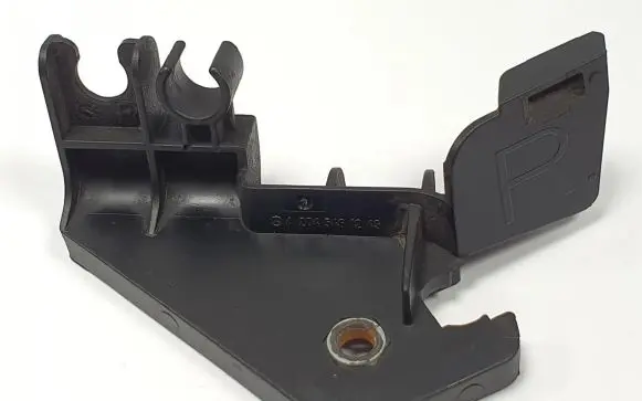 Mercedes-Benz C W204 ABS pump bracket A2045461243