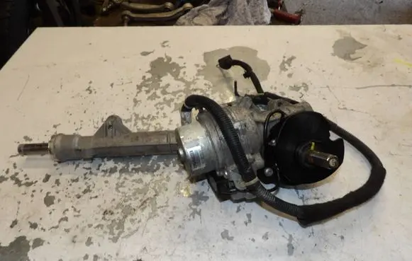 Peugeot 208 Steering rack 6700002756