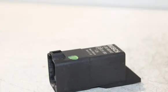 Volvo XC60 Glow plug pre-heat relay 31342686 0281003047