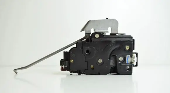 Audi A4 S4 B6 8E 8H Front door lock 8E1837016C