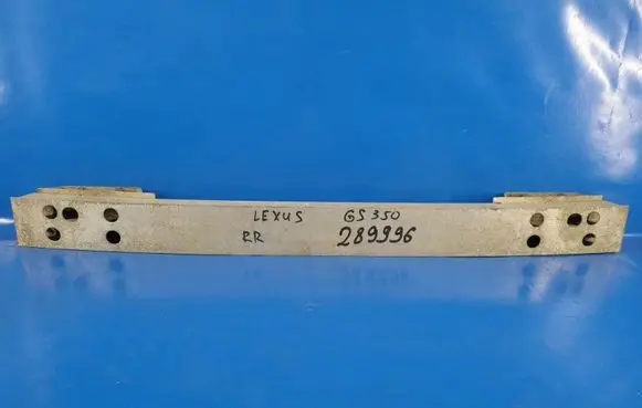 Lexus GS 300 350 430 450H Rear bumper mounting bracket 5202330310