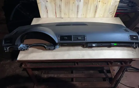 Audi A4 S4 B7 8E 8H Dashboard 8E1857067